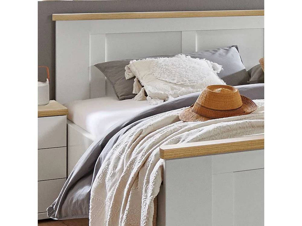 Grosse Betten im Landhausstil Weiß und Eiche Bianco