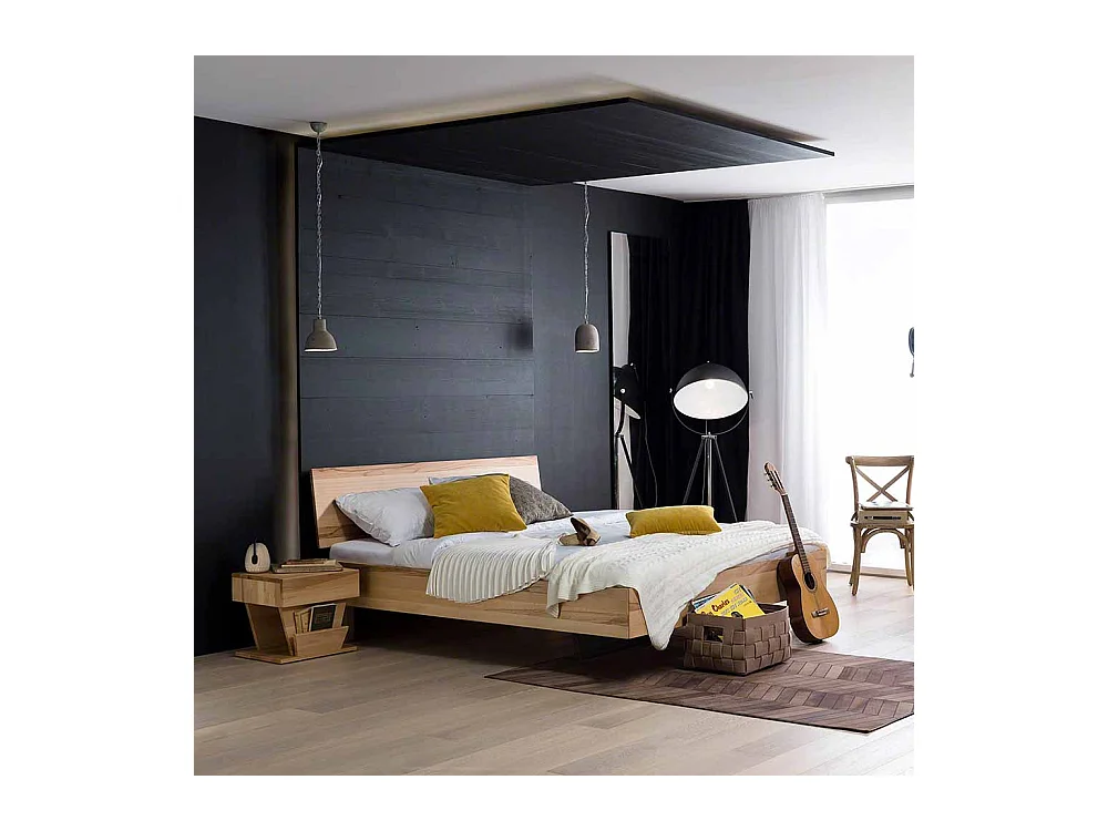 Bett aus Kernbuche Massivholz schwebend