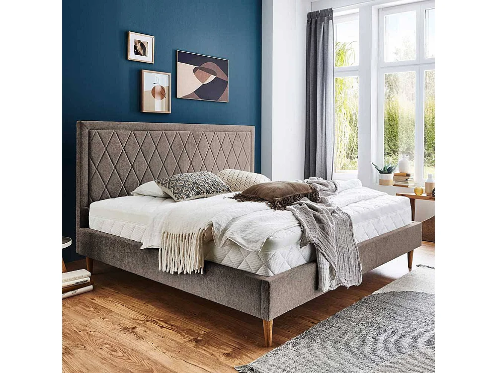 Hellbraune Betten in modernem Design Vierfußgestell aus Holz