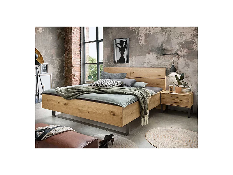 Breites Bett 140 cm in Wildeiche Bianco Metallbügel Gestell