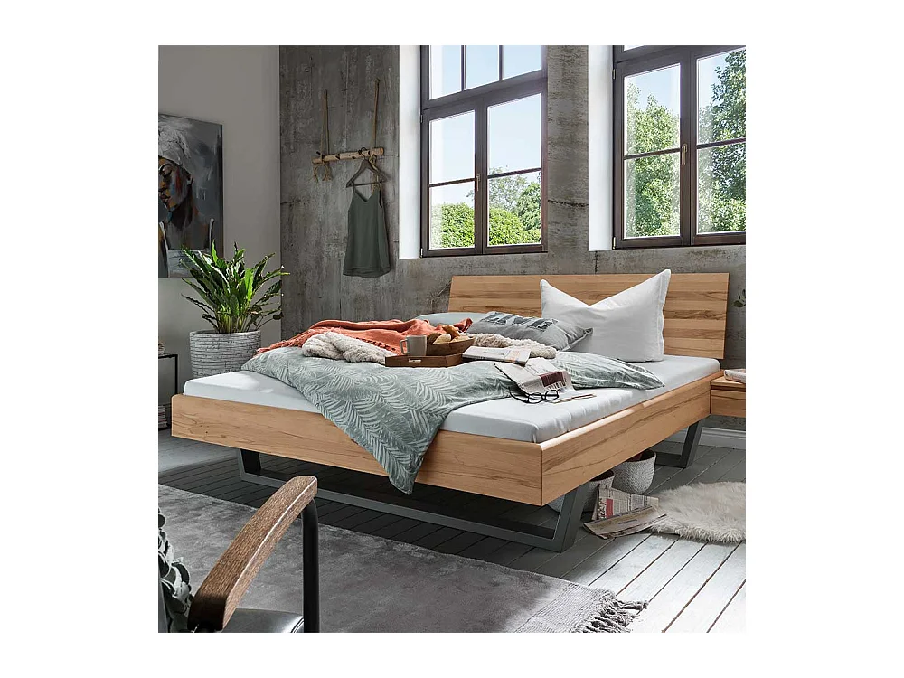 Kufenbett aus Kernbuche Massivholz Metall