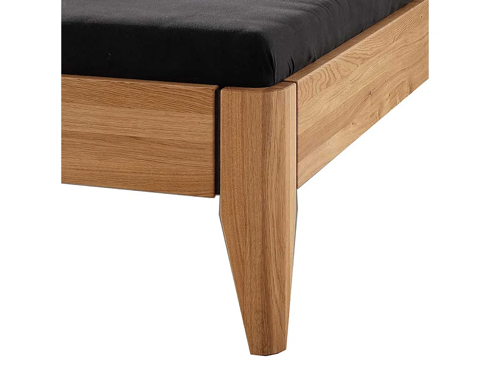 Doppelbett Massivholzbett geölt in Wildeichefarben