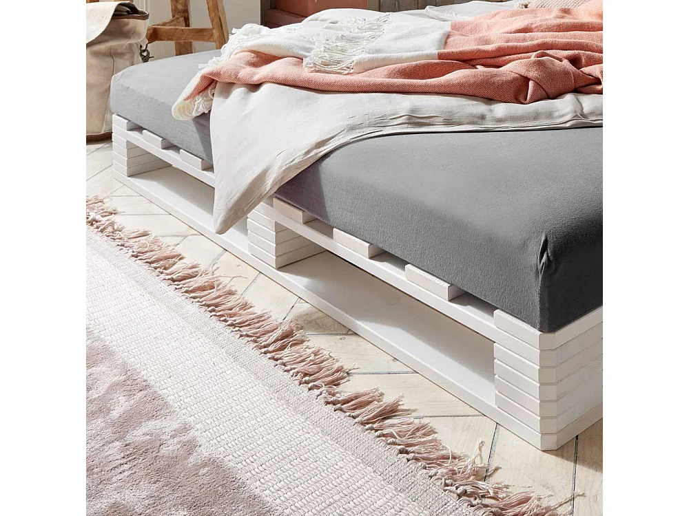 Futonbett aus Kiefer Massivholz Paletten Weiß gewachst