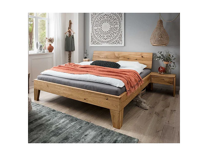 Echtholzbett Wildeiche inklusive zwei Nachtkommoden 27 cm Bodenfreiheit (dreiteilig)