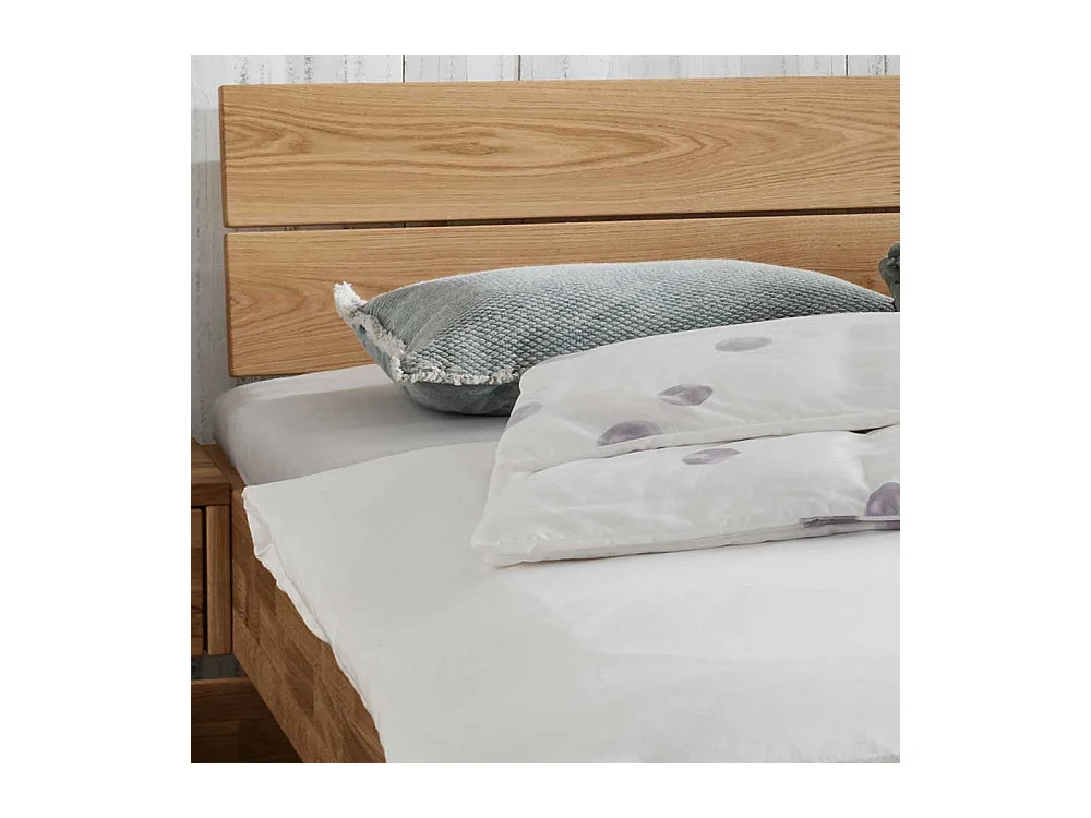 Bett aus Wildeiche Massivholz geölt Schubkasten und Nachtkommoden (dreiteilig)