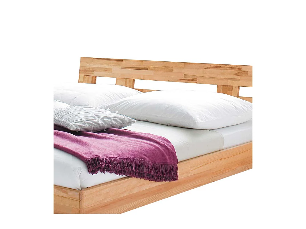 Bett in Kernbuchefarben modern