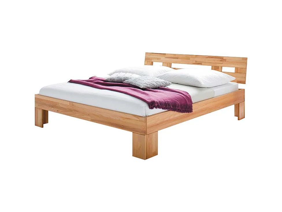 Bett in Kernbuchefarben modern