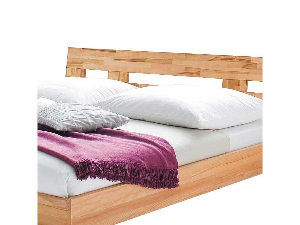 Bett in Kernbuchefarben modern