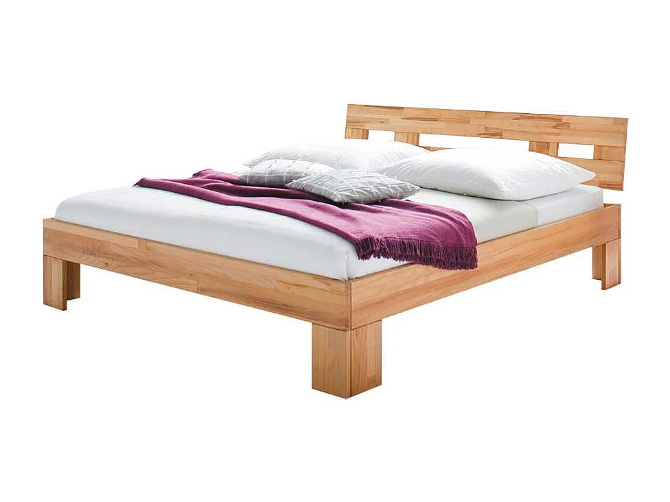 Bett in Kernbuchefarben modern