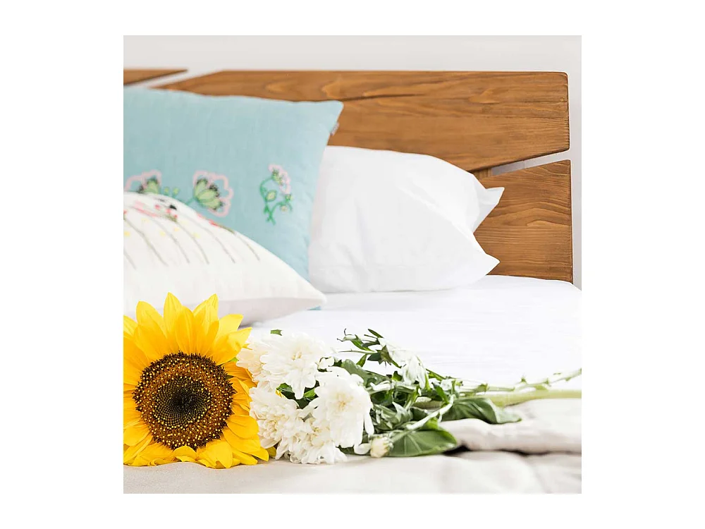 Balkenbett aus Fichte Massivholz Antik Finish