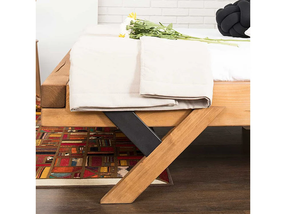 Balkenbett aus Fichte Massivholz Antik Finish