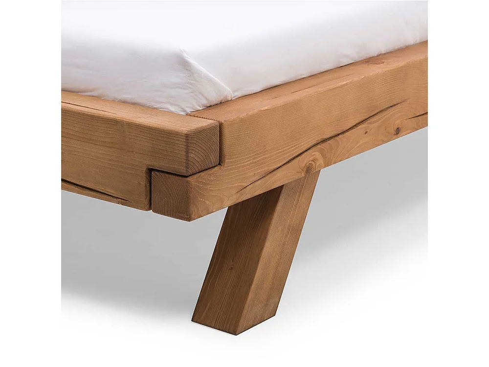 Balken Holzbett aus Fichte Massivholz rustikalen Landhausstil