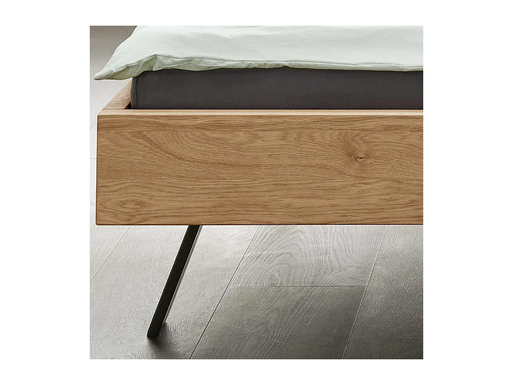 Doppelbett mit Polsterkopfteil aus Wildeiche Massivholz Metall