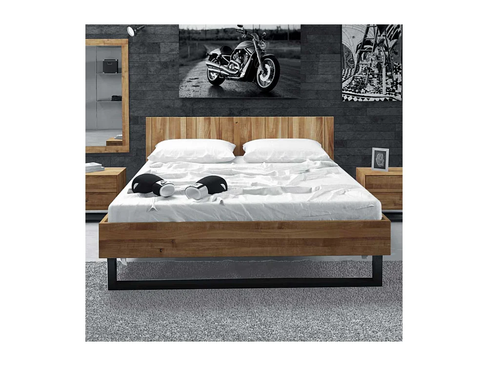 Bett aus Wildeiche Massivholz Stahl