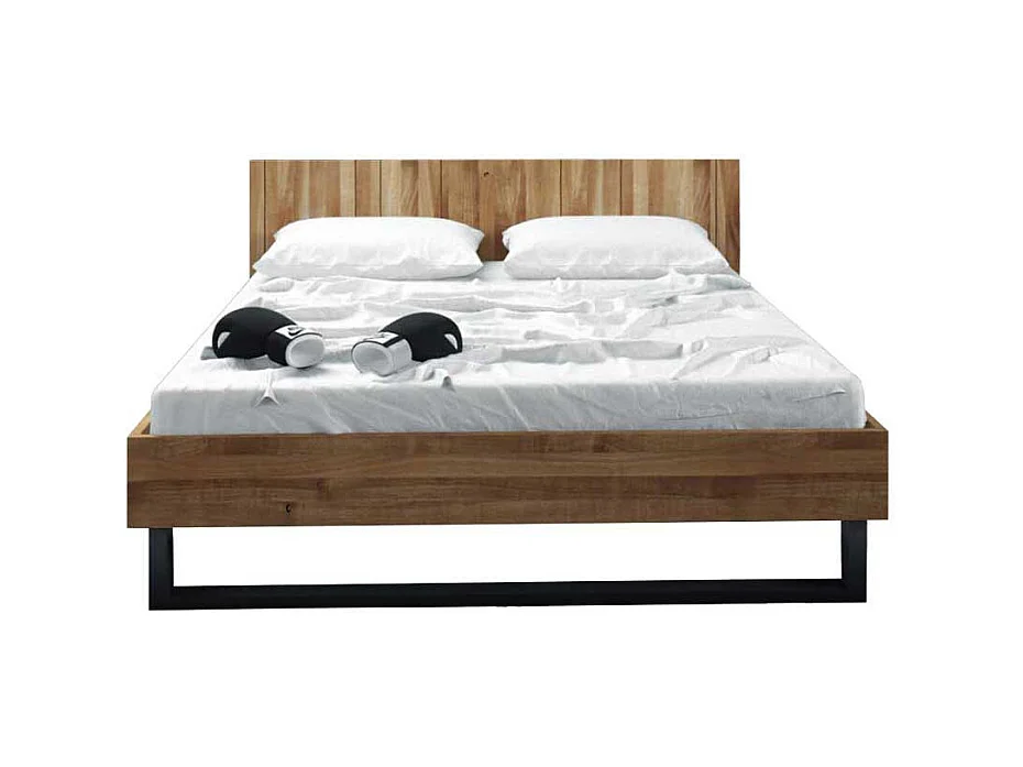 Bett aus Wildeiche Massivholz Stahl