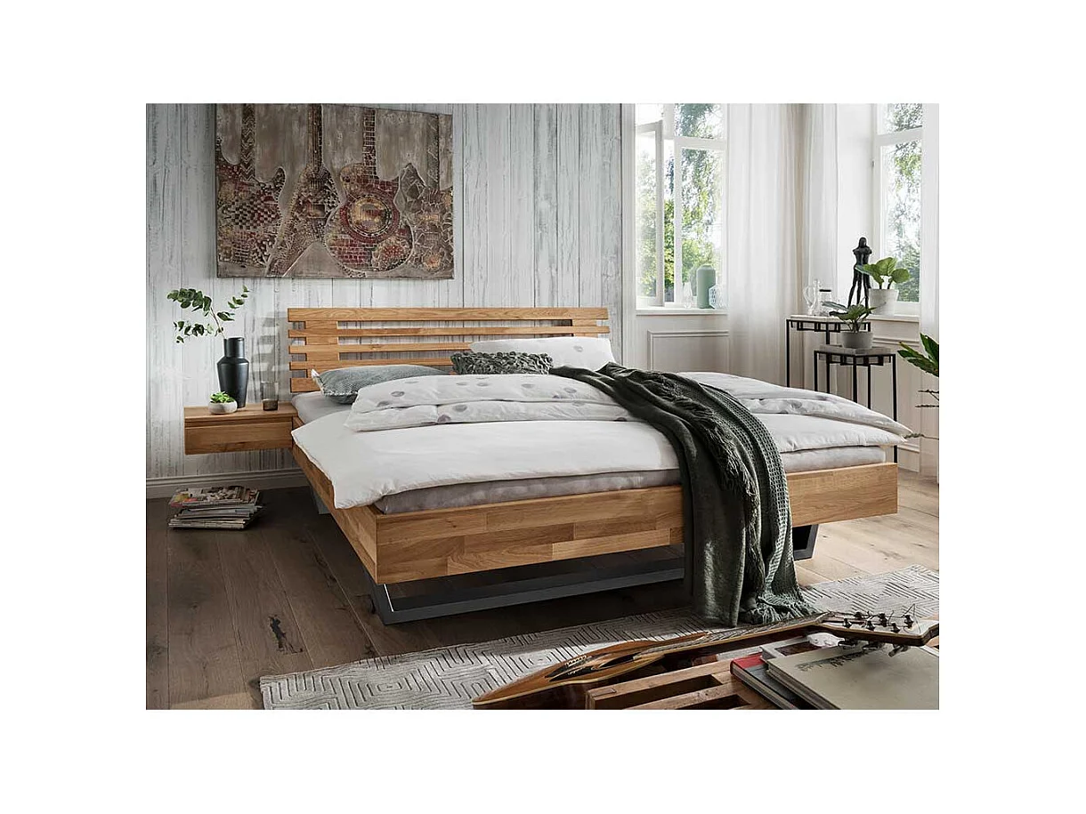 Modernes Bett aus Wildeiche Massivholz zwei Nachtkommoden (dreiteilig)