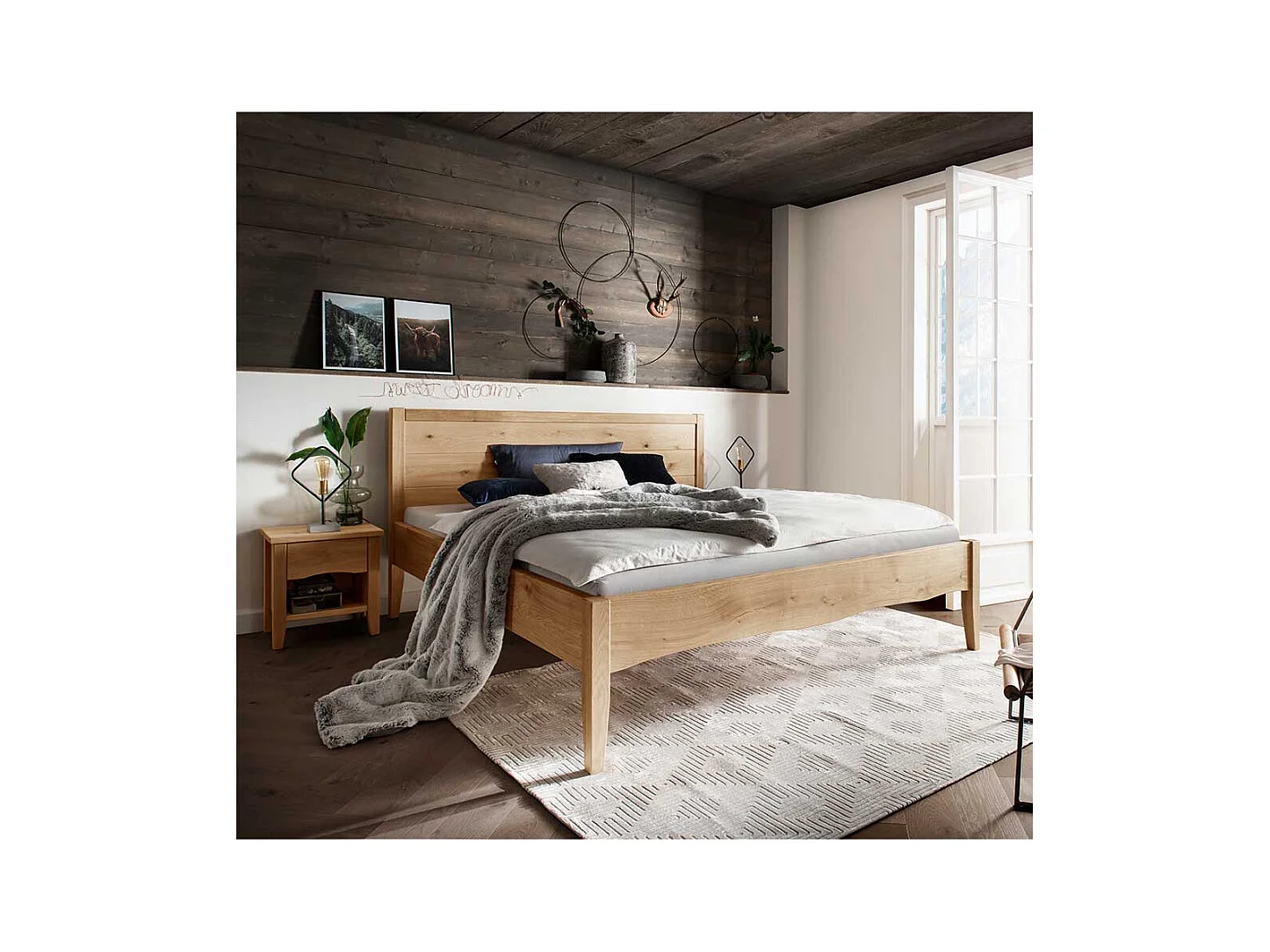 Bett Holzbett in Wildeichefarben aus Wildeiche Massivholz