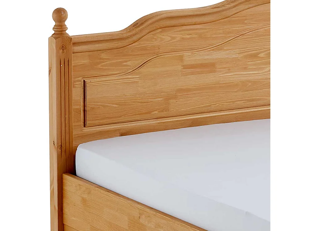 Massivholzbett im Landhausstil Kiefer gebeizt und geölt