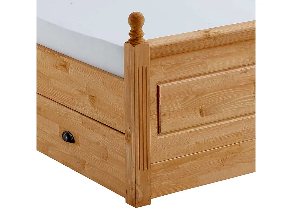 Massivholzbett im Landhausstil Kiefer gebeizt und geölt
