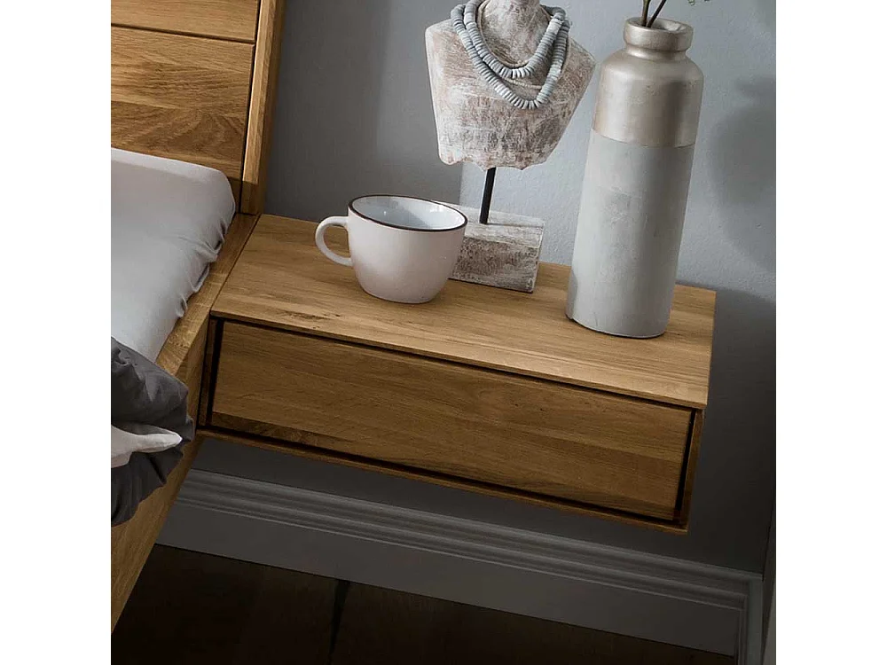 Großes Bett mit Nachtkommoden aus Wildeiche Massivholz geölt modern (dreiteilig)