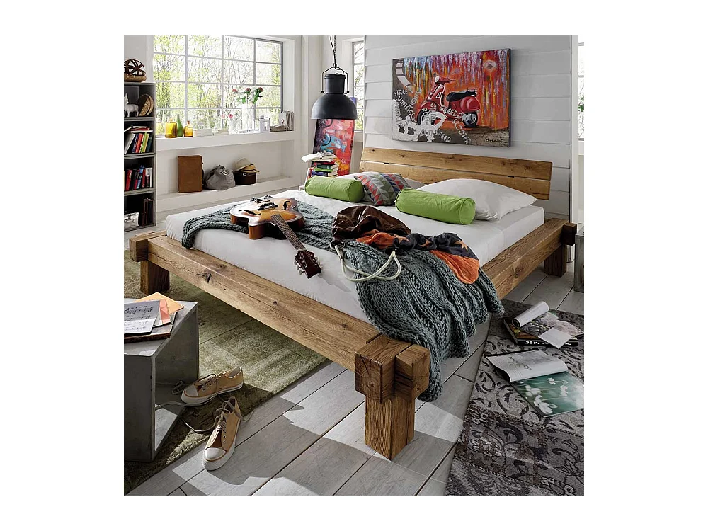 Design Balkenbett aus Wildeiche Massivholz geölt