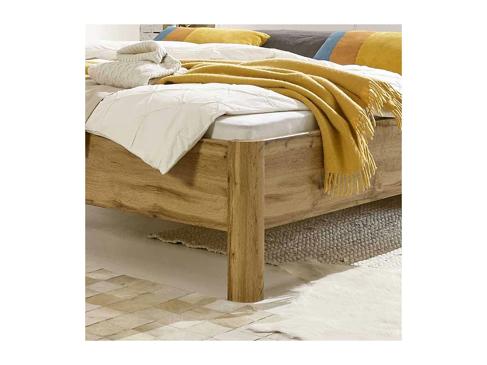 Komfortbett in Eiche Weiß Nachtkommoden (dreiteilig)