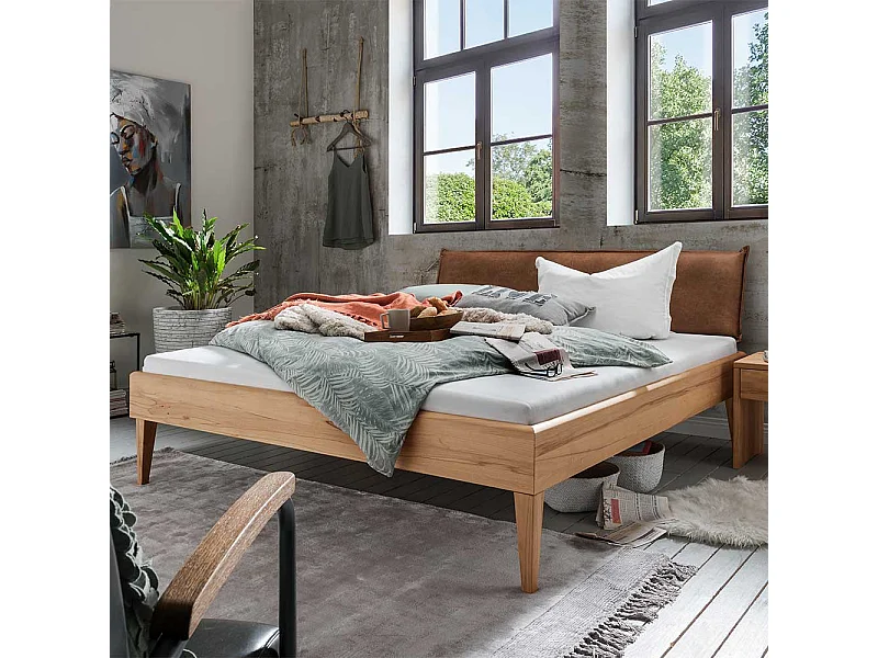 Kernbuche Bett mit gepolstertem Kopfteil Holzoberfläche geölt
