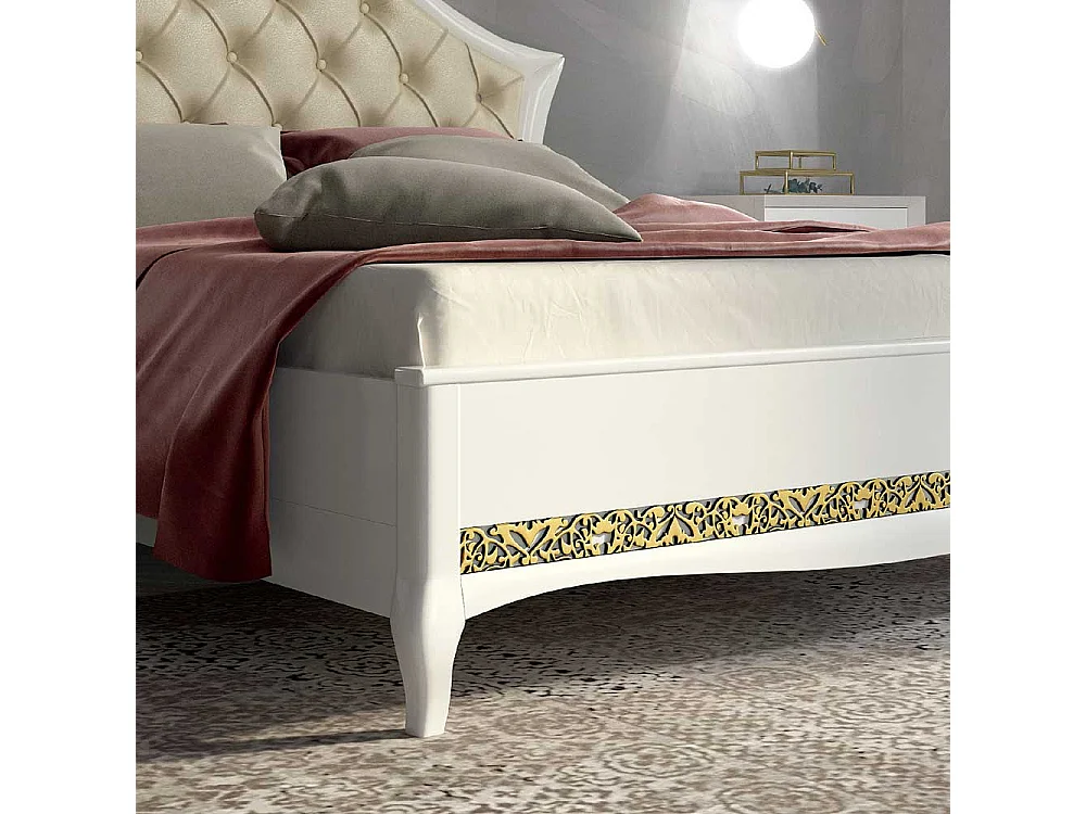 Designerbett in Weiß Blattgold verziert