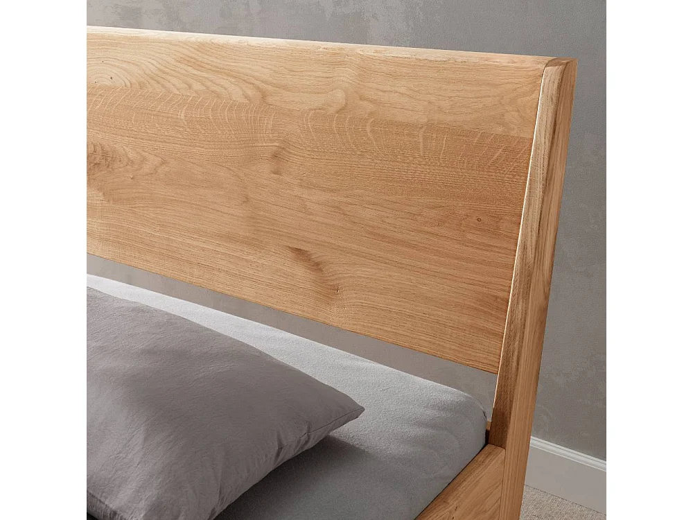 Massivholzbettgestell Echtholzbett geölt in Wildeichefarben