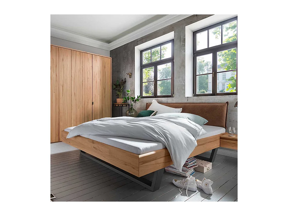 Bett aus Kernbuche Massivholz geölt Metall Kufengestell in Anthrazit