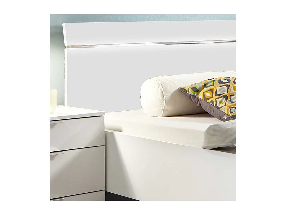 Bett modern in Weiß und Chromfarben Made in Germany