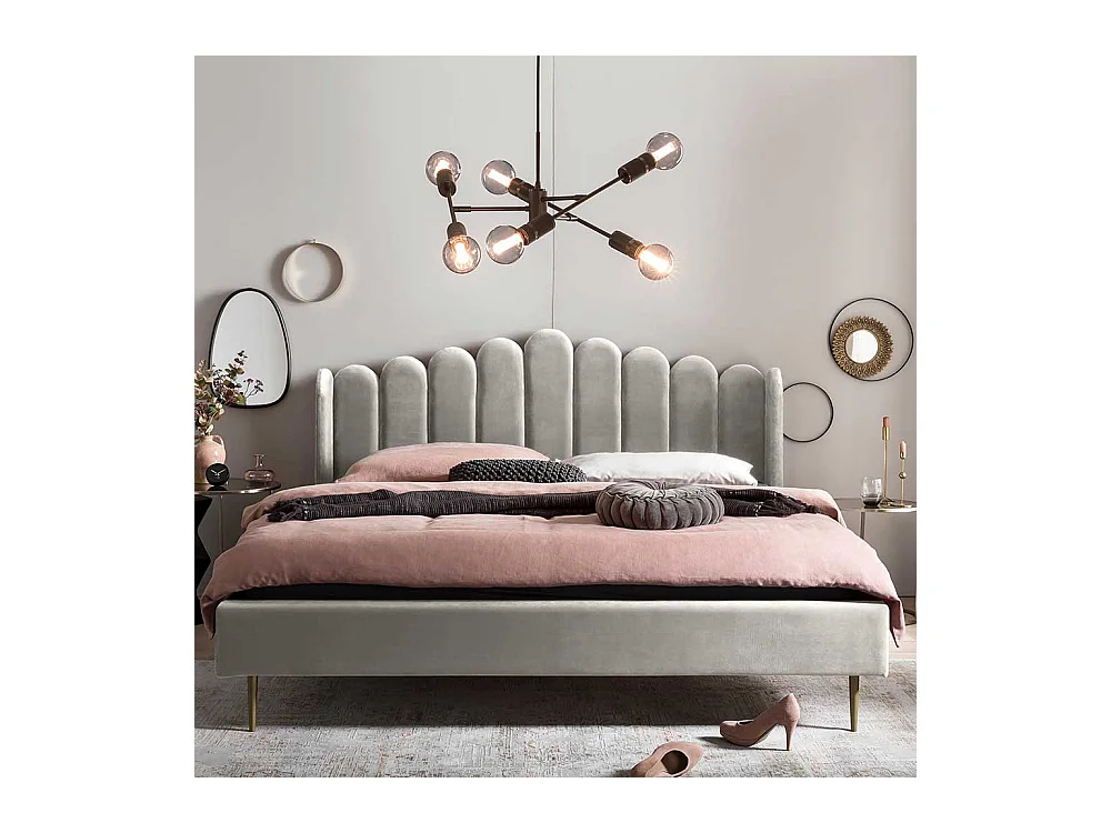 Samt Polsterbett in Beige Metallgestell Goldfarben