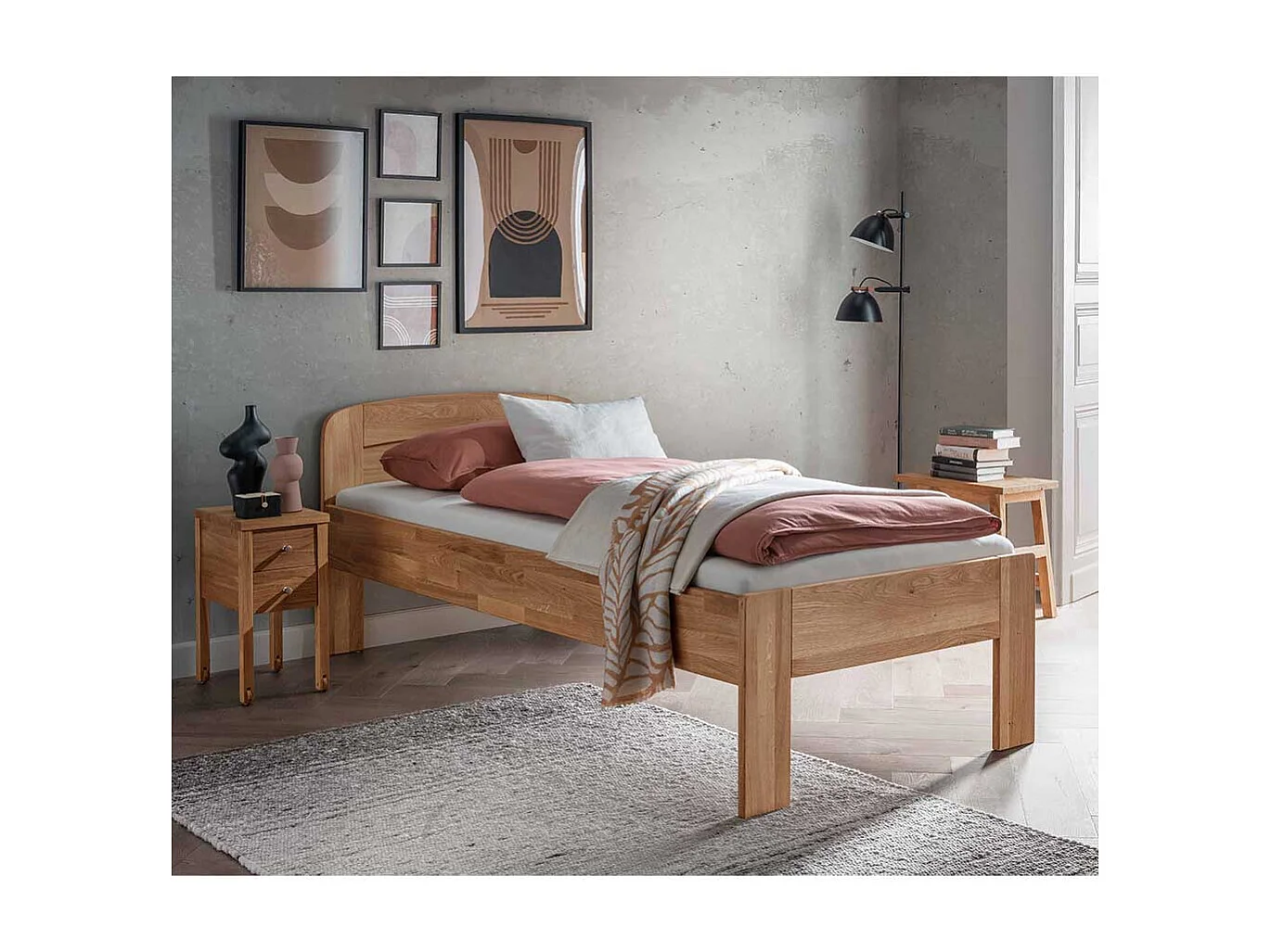 Einzelbett Massivholzbett aus Wildeiche Massivholz im Landhausstil