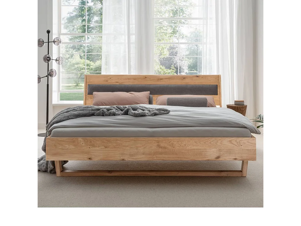 Doppelbett Massivholzbett Oberfläche geölt Kufengestell aus Holz