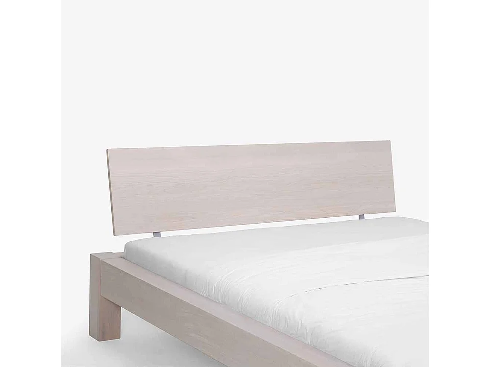 Massivholzbett weiß geölt Wildeiche