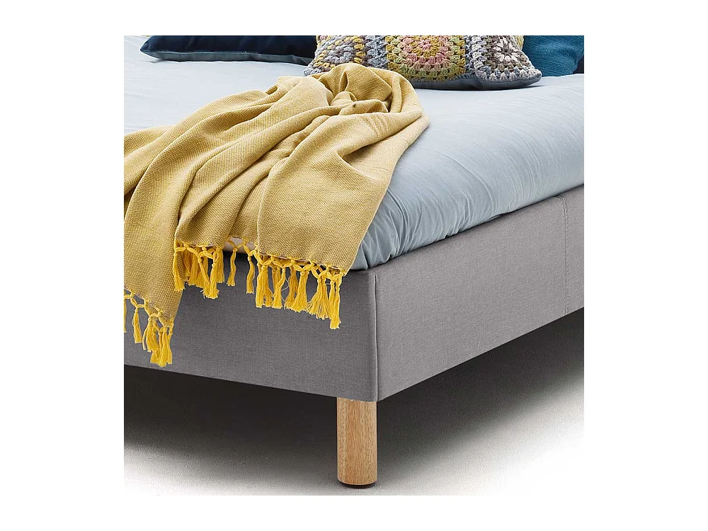 Niedriges Bett in Hellgrau Webstoff Skandi Design