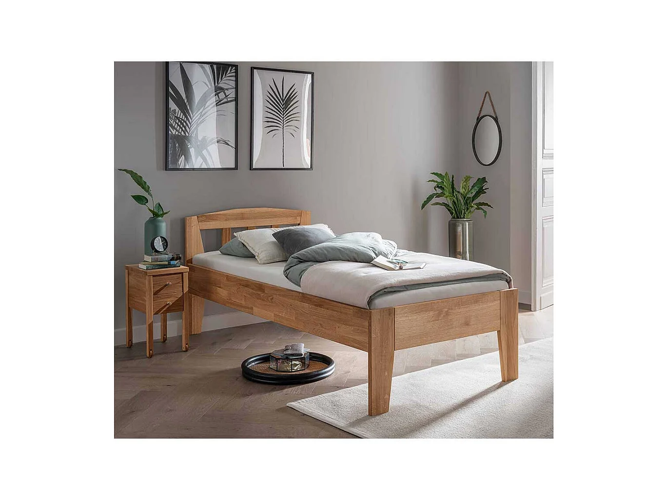 Einzelbett Massivholzbett in Wildeichefarben im Landhausstil