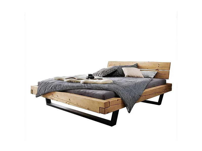 Massives Holzbett aus Fichte Bügelgestell