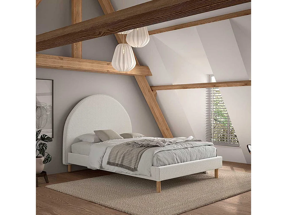 Niedriges Bettgestell im Skandi Design Boucle Stoff und Holz