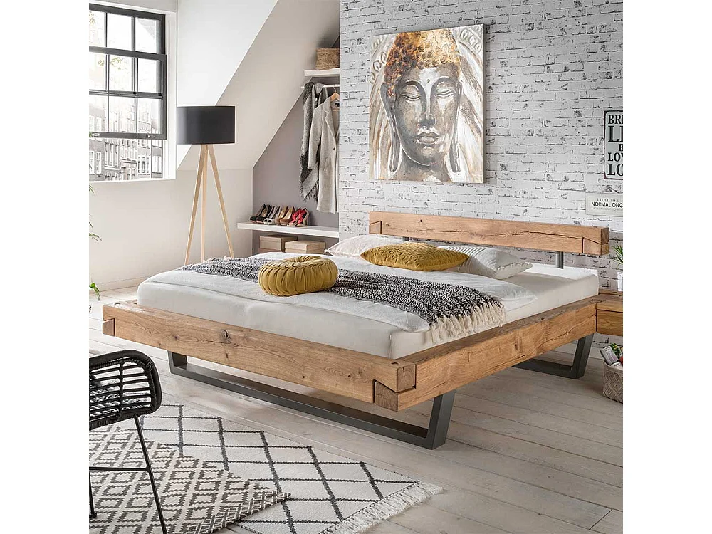Schwebendes Balkenbett aus Wildeiche Massivholz modern