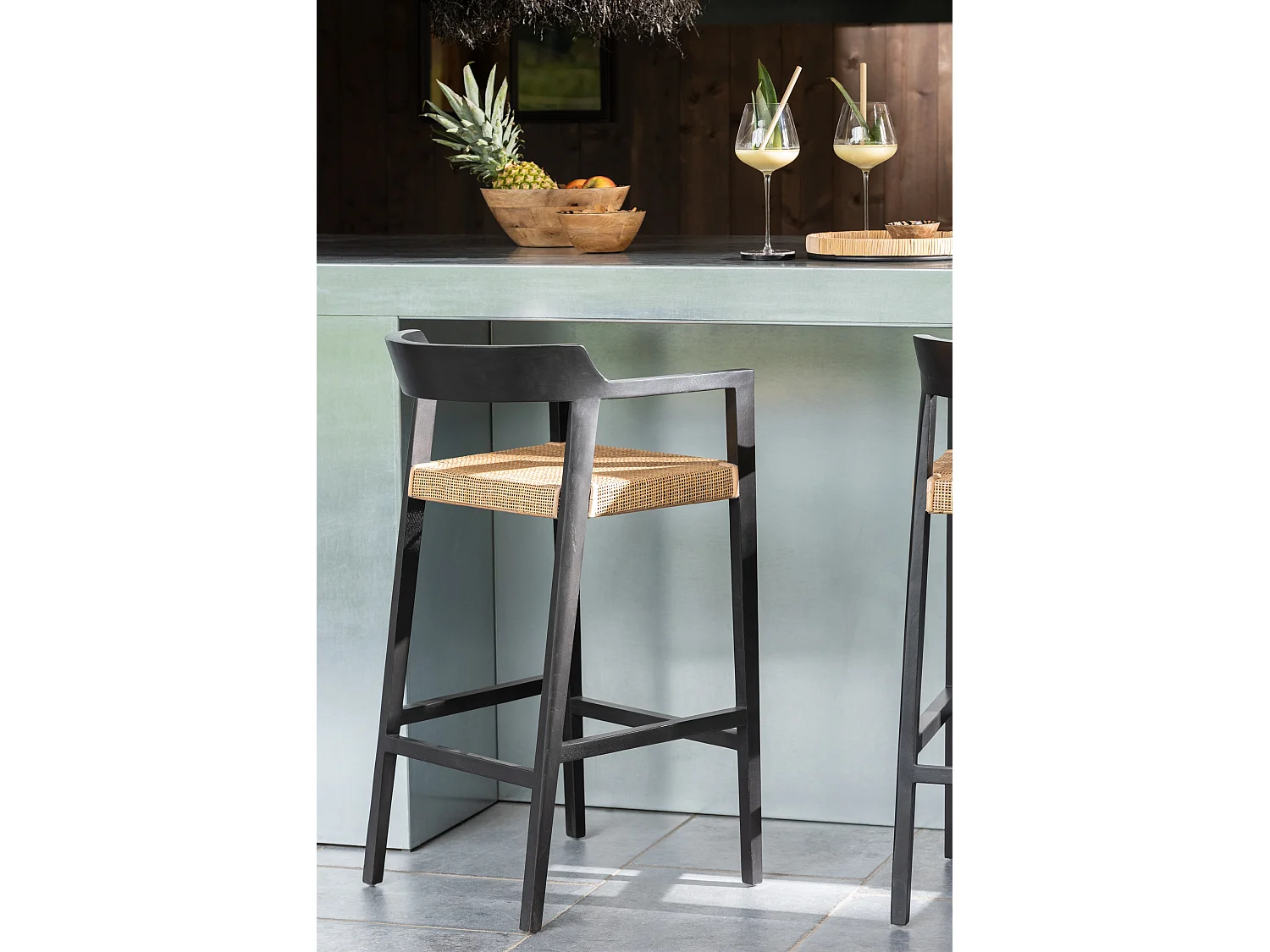 Silla de bar SUKA de madera de roble – Diseño contemporáneo-Color Negro