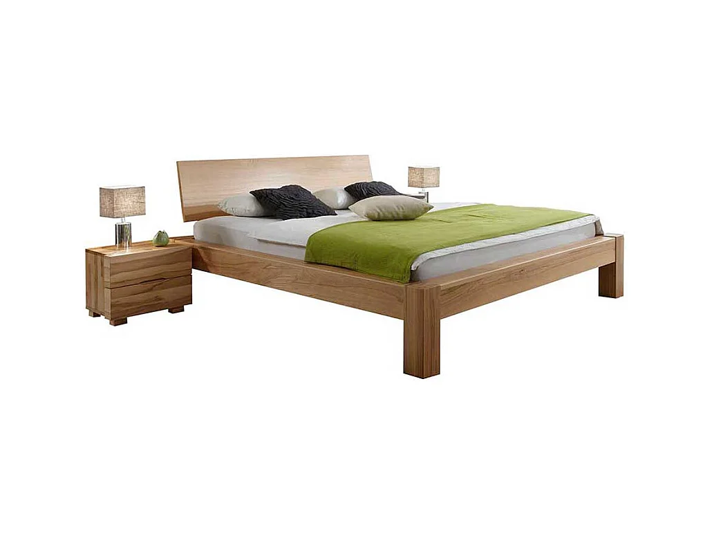 Ehebett aus Kernbuche Massivholz mit Nachtkommoden (dreiteilig)