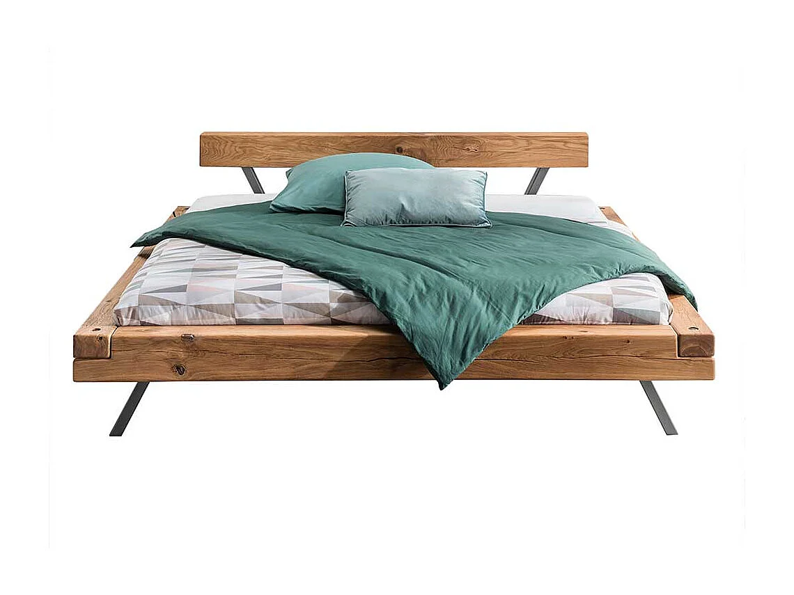 Massives Balkenbett aus Wildeiche geölt modern