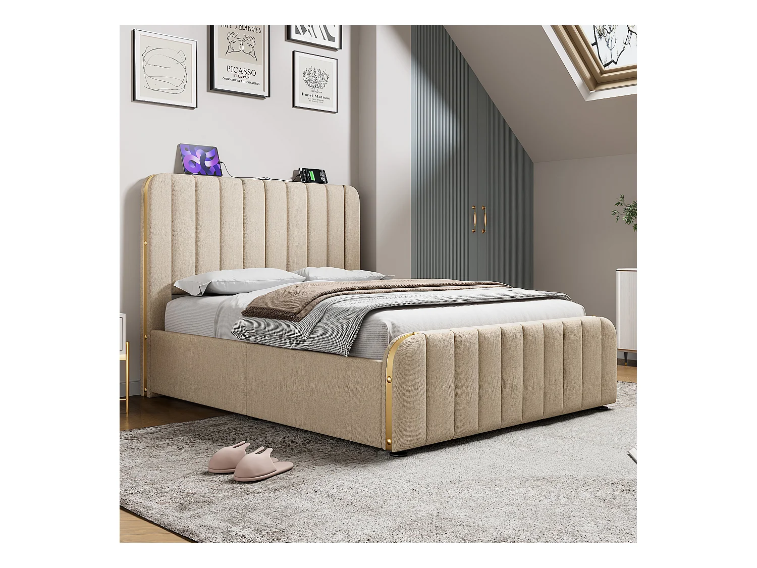 Lit double 160×200 cm en lin beige avec tête de lit rembourrée et ports USB intégrés