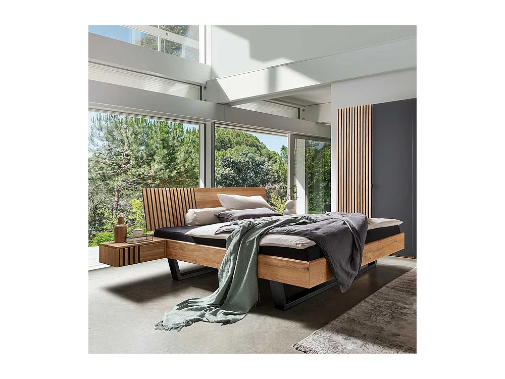 Massivholz Bett Wildeiche geölt im Industry und Loft Stil 45 cm Einstiegshöhe