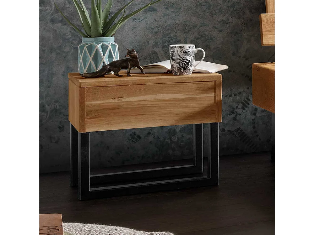 Massives Balkenbett im Industry und Loft Stil Wildeiche und Metall