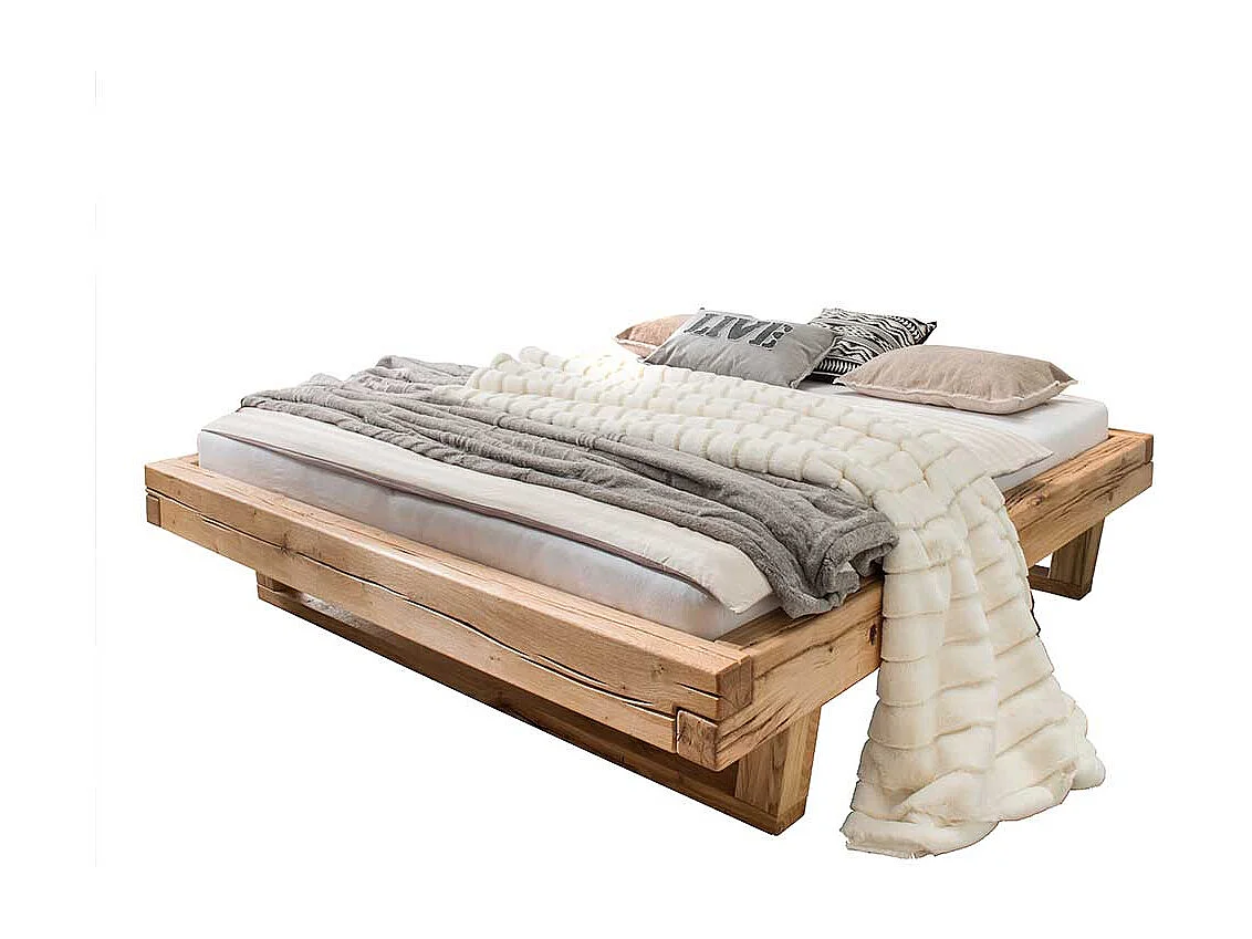 Balkenbett ohne Kopfteil aus Wildeiche Massivholz rustikalen Stil