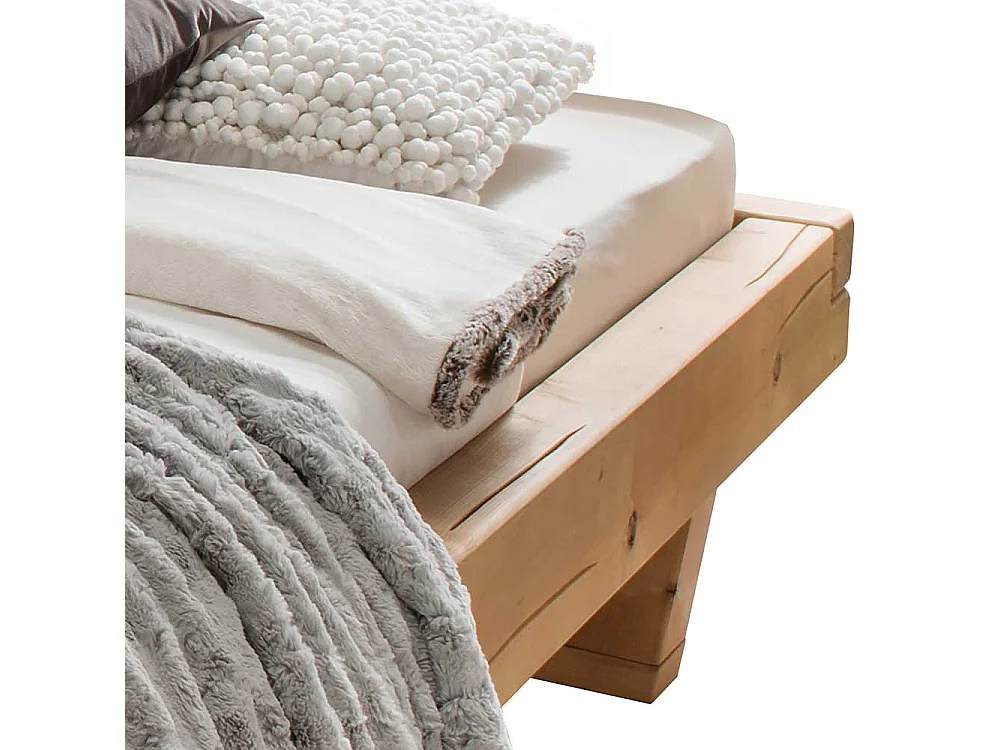 Massivholz Bettgestell aus Fichte Mittelsteg