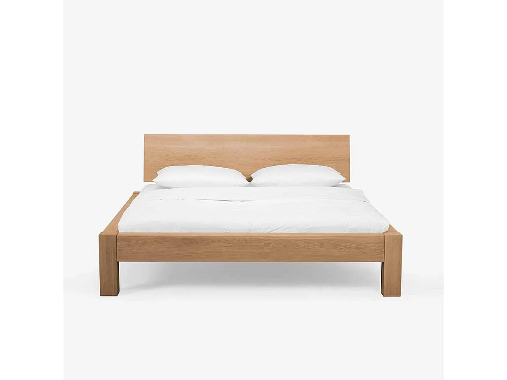 Singlebett aus Wildeiche massiv Honigfarben geölt