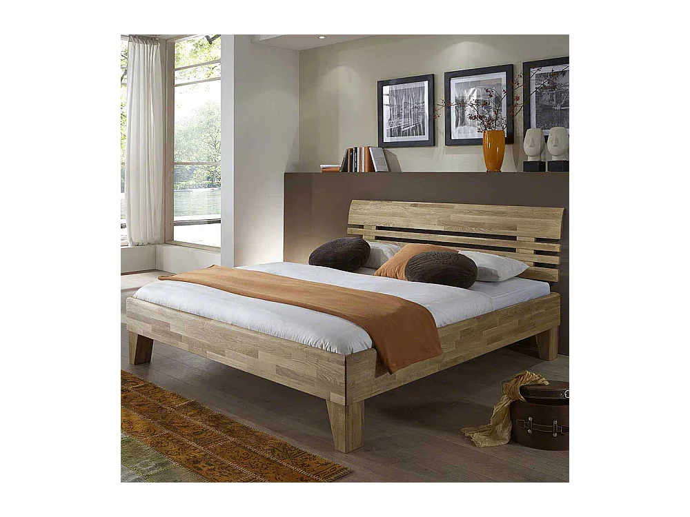 Schlafzimmer Bett aus Wildeiche massiv geölt